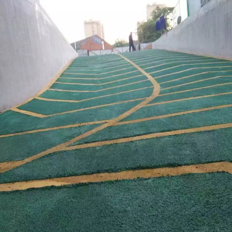 福州地坪漆:防滑地面國內應用現(xiàn)狀和前景