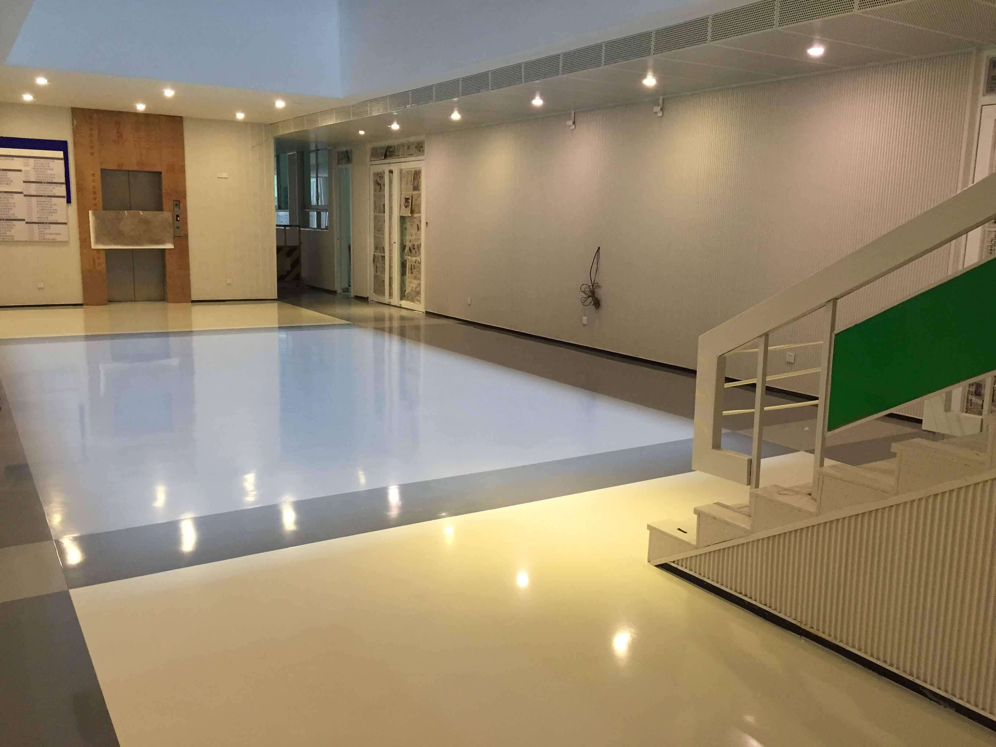 如何用環氧彩砂地坪漆打造時尚型購物中心地面系統？