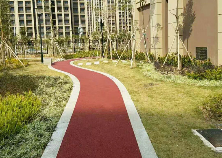 有了彩色透水地坪，暴雨排水將不是難題